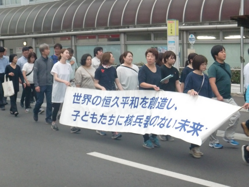 遠野集会後のデモ行進